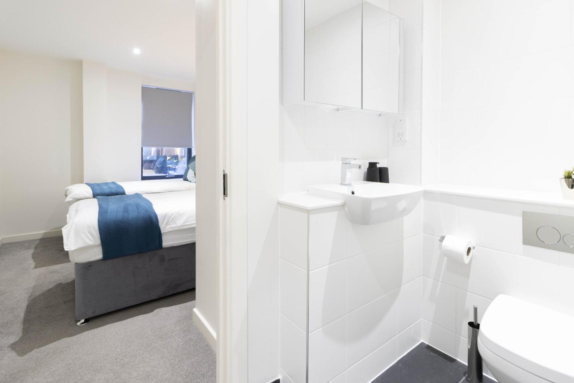 Апартаменты Linacre 1&2 - One And Two Bed Flat Behind The Cathedral With Free Parking And Fast Wifi Эксетер Номер фото