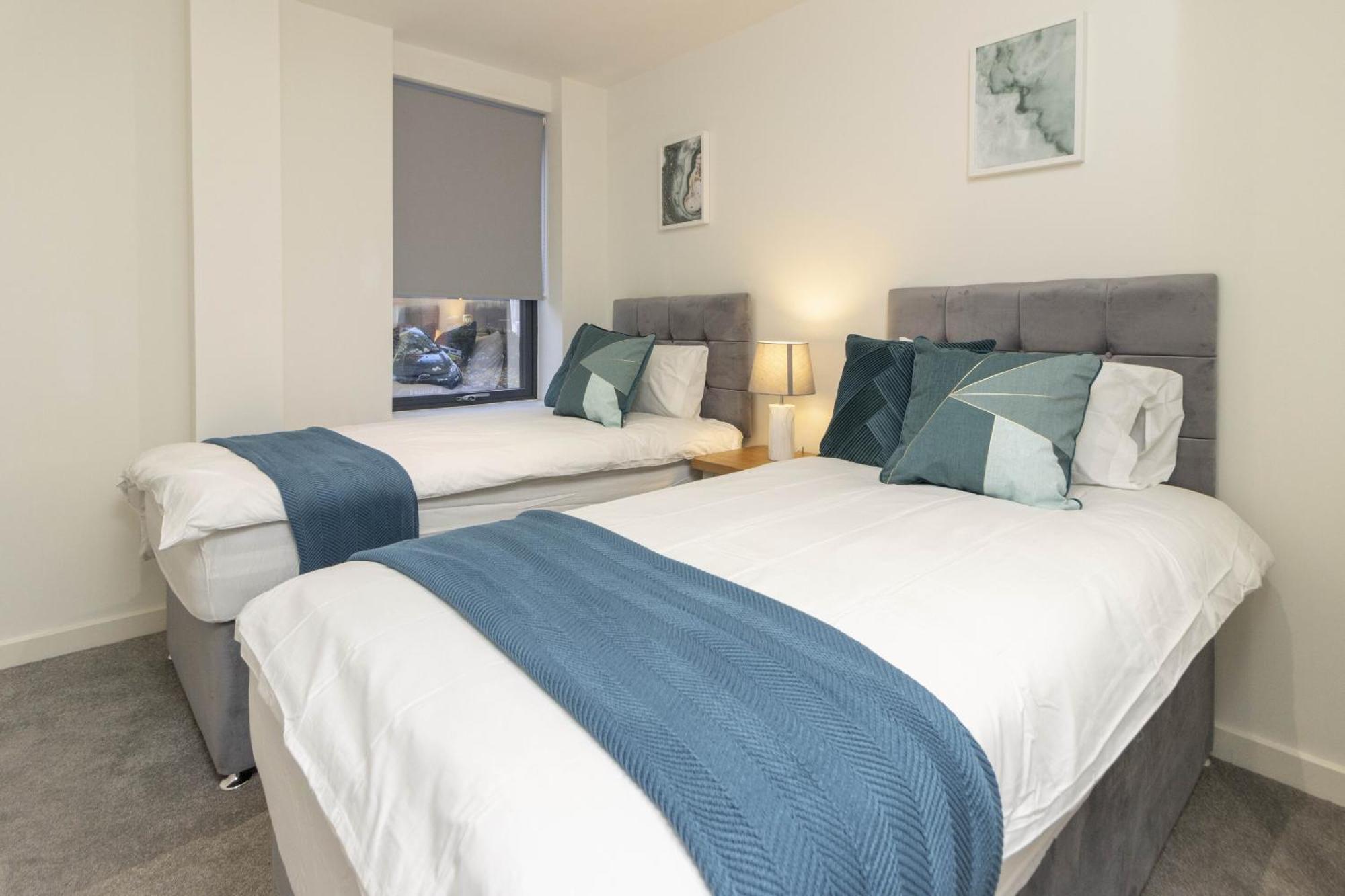Апартаменты Linacre 1&2 - One And Two Bed Flat Behind The Cathedral With Free Parking And Fast Wifi Эксетер Номер фото